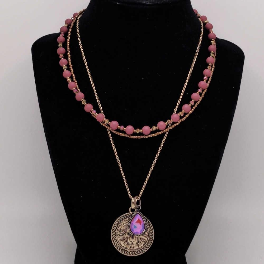 381MIDALANE Convertible Cherry Burgundy Gold Lion Necklace